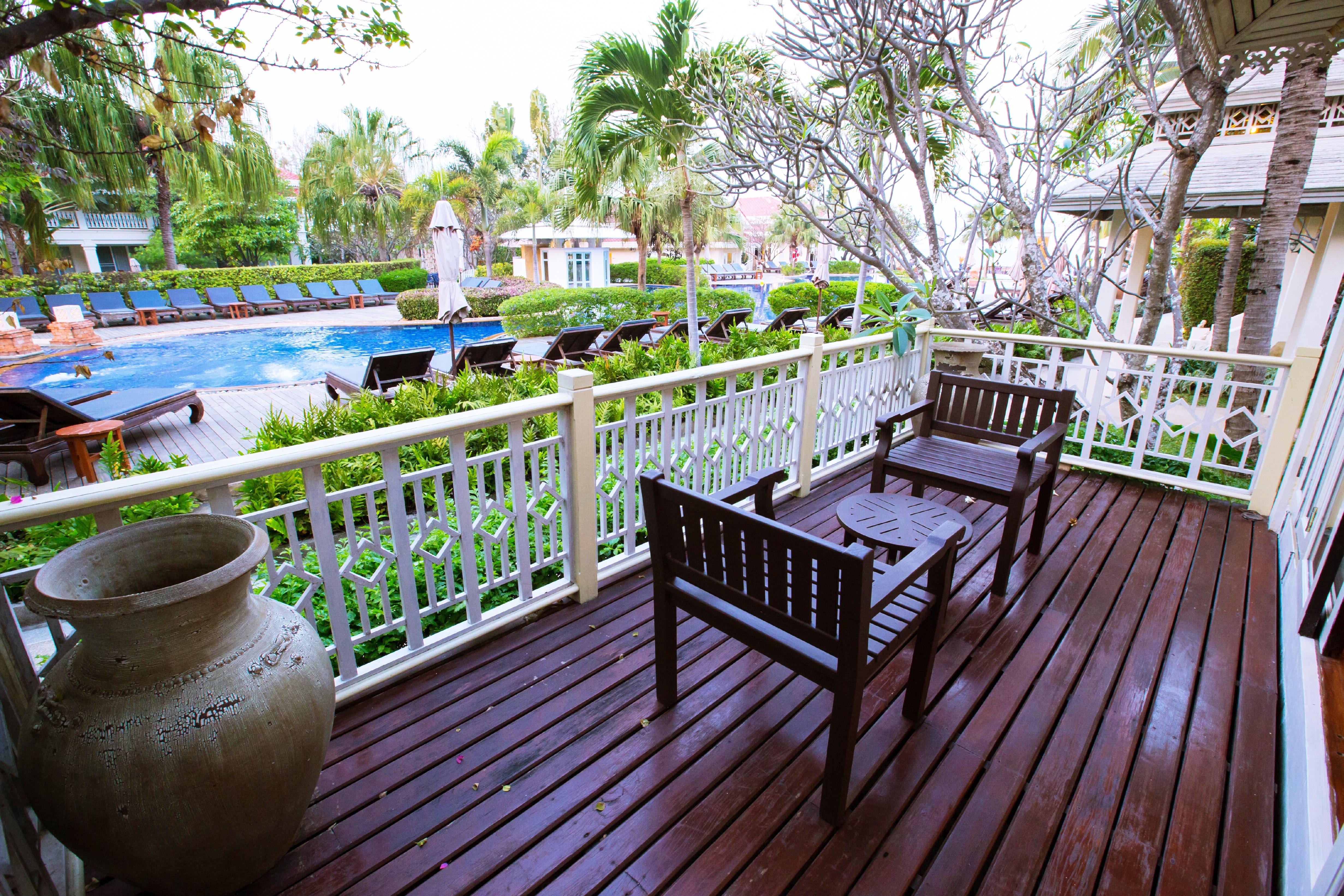 Wora Bura Hua Hin Resort & Spa Εξωτερικό φωτογραφία The pool at the Royal Paradise Hotel & Spa
