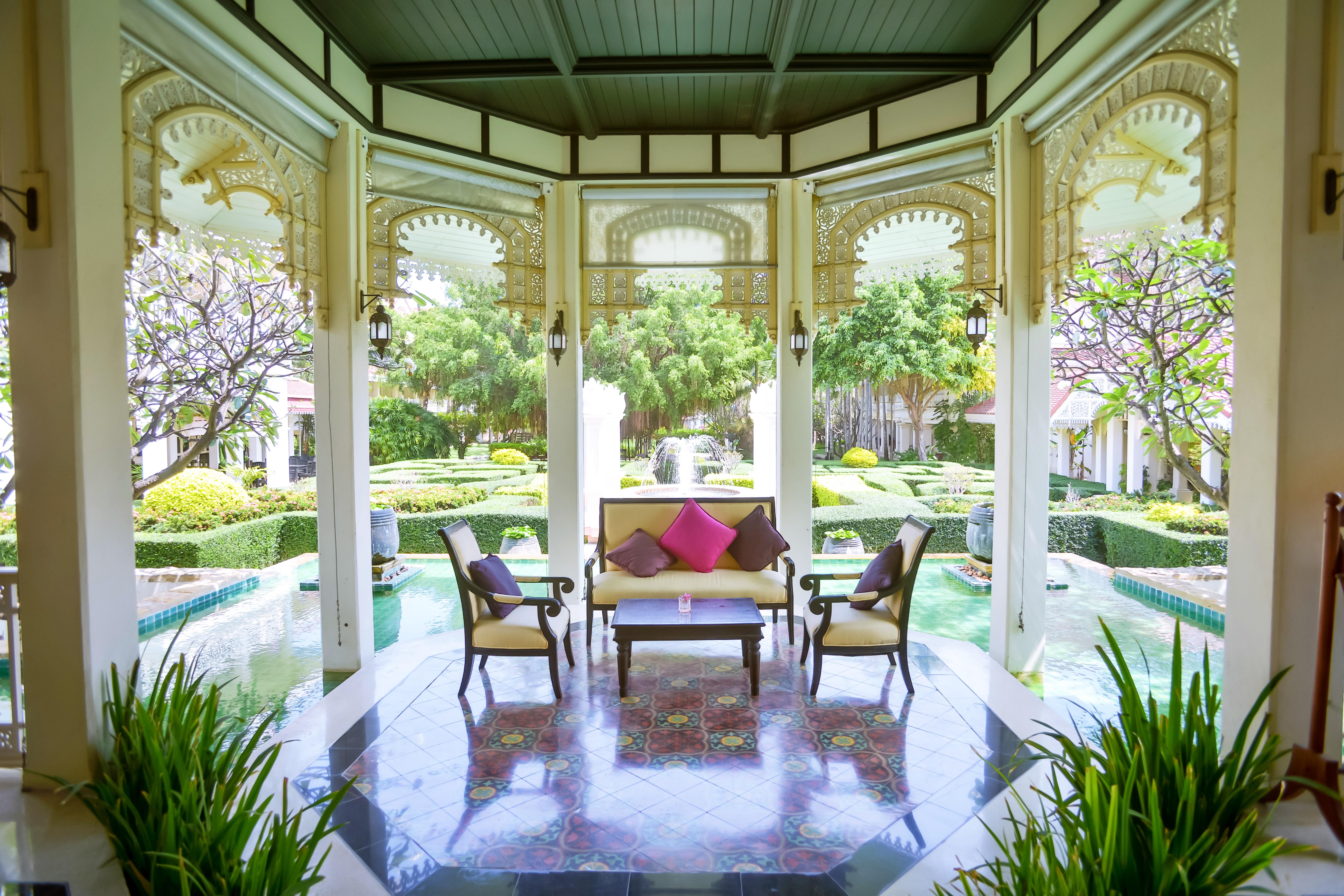 Wora Bura Hua Hin Resort & Spa Εξωτερικό φωτογραφία The interior of the hotel