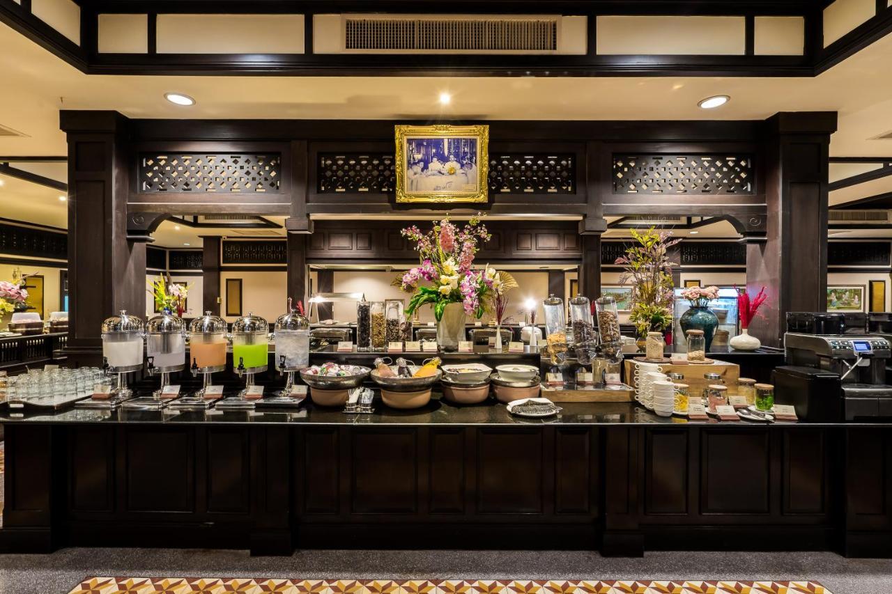 Wora Bura Hua Hin Resort & Spa Εξωτερικό φωτογραφία The interior of the restaurant