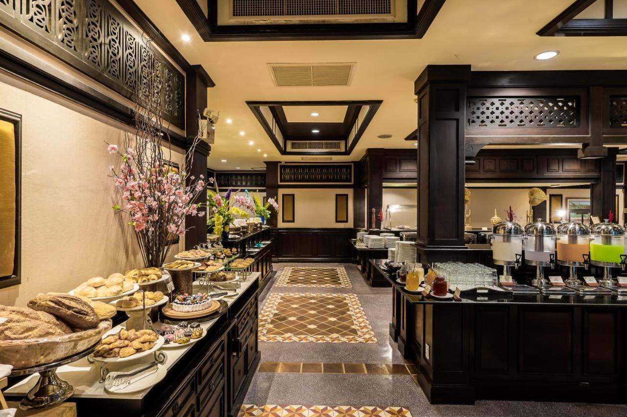 Wora Bura Hua Hin Resort & Spa Εξωτερικό φωτογραφία The interior of the restaurant
